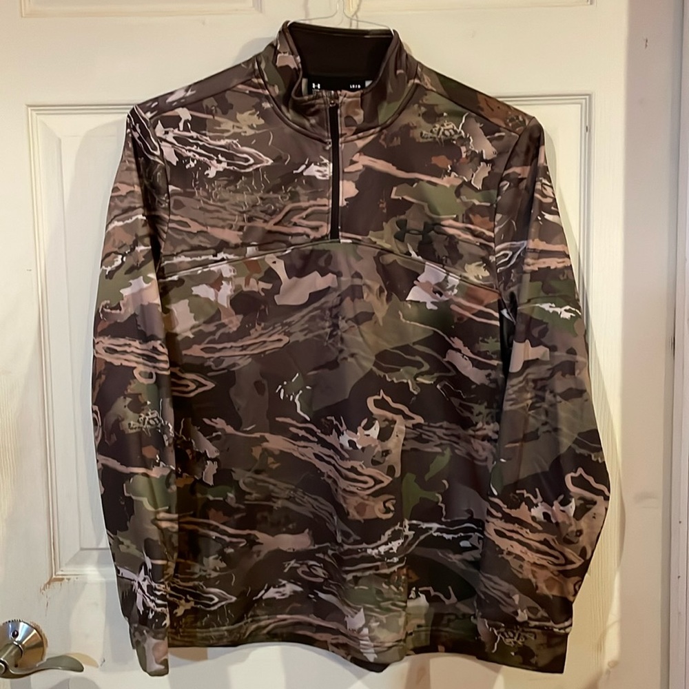 Under Armour Camo 1/4 Zip.  Coldgear loose-fit pullover. Large.